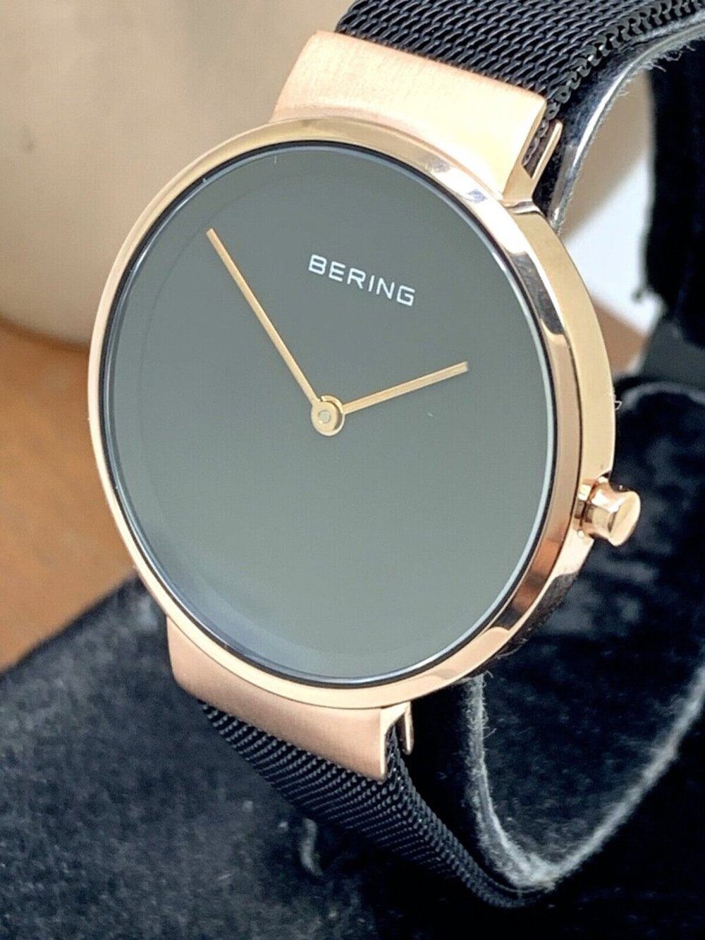 Bering Women's Watch 14531-166 Quartz Rose Gold Black Mesh Stainless Steel 31mm